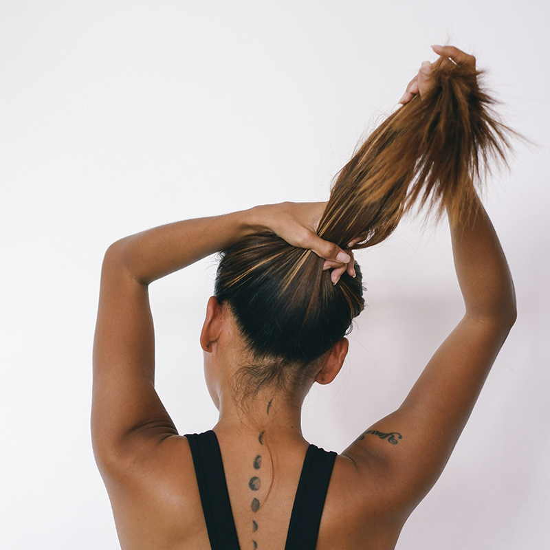 Capelli secchi anche dopo il balsamo? Scopri perché (e cosa fare)
