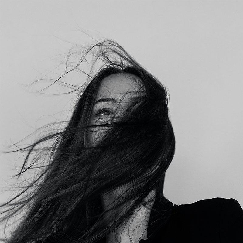 Capelli spenti e senza vita? Ecco quando (e come) fare reset