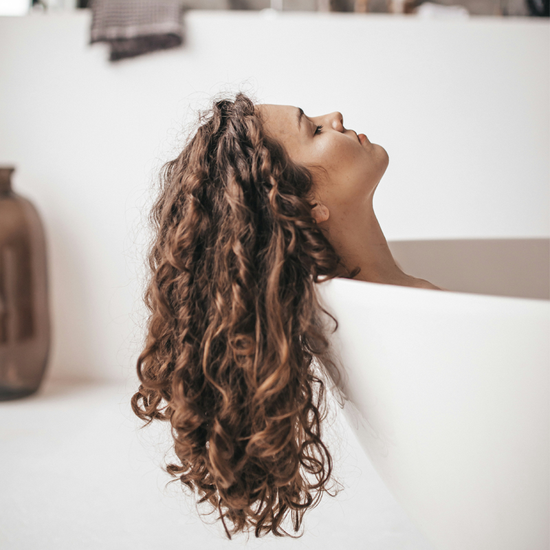 Cosa succede ai capelli quando usi siliconi troppo a lungo